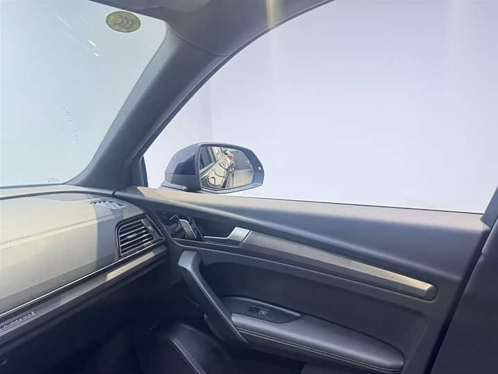 Audi Q5L 2025 40 TFSI — фото 13