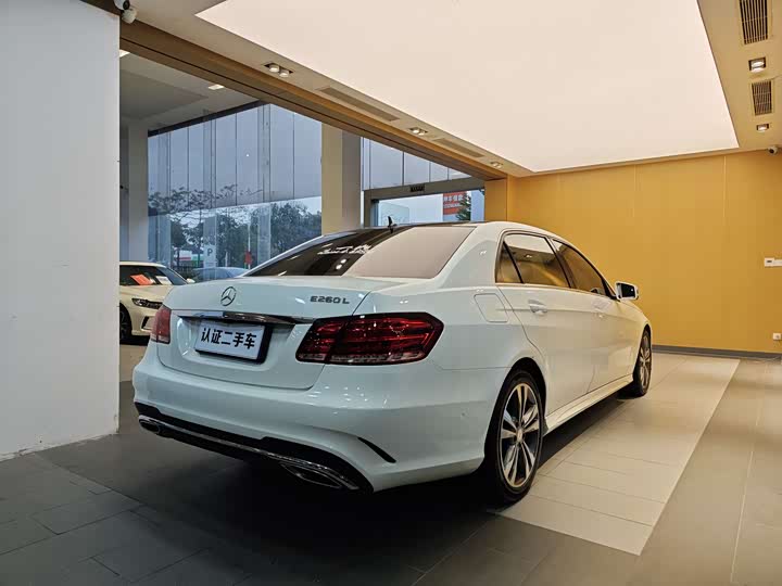 Mercedes-Benz E-Class 2015 E 200 L Sport — фото 29