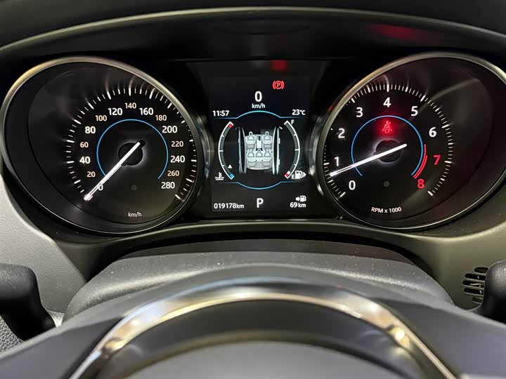 Jaguar XEL 2018 2.0 T 200 PS — фото 35