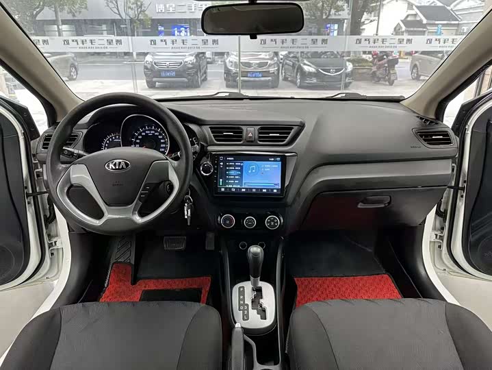 Trumpchi GA3S 2014 1.6 L MT — фото 5