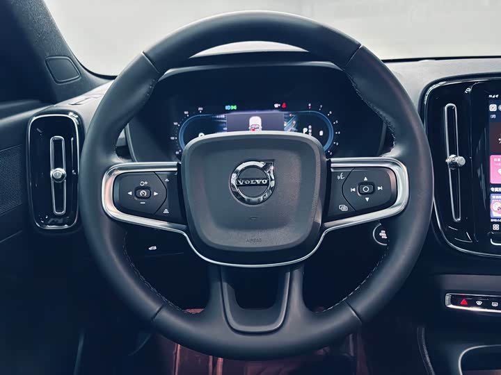 Volvo XC40 2023 B 3 — фото 12