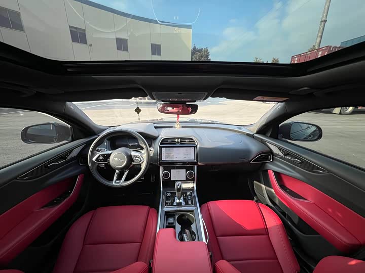 Jaguar XEL 2024 2.0 T 250 PS R-DYNAMIC S — фото 14