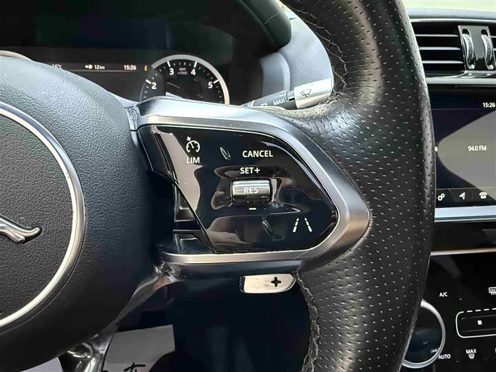 Jaguar XEL 2020 2.0 T 200 PS R-DYNAMIC S — фото 12