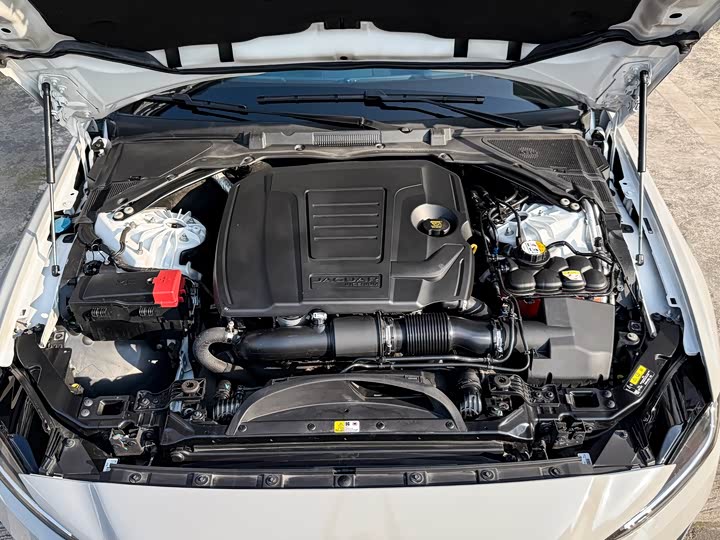 Jaguar XEL 2020 2.0 T 200 PS R-DYNAMIC — фото 19