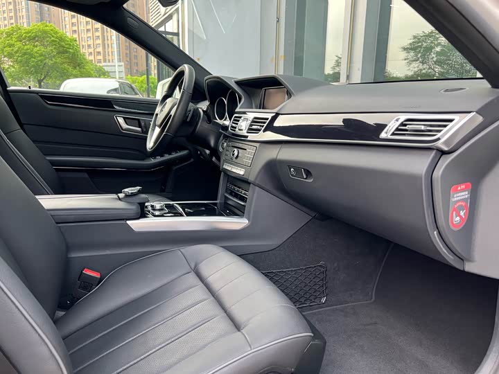 Mercedes-Benz E-Class 2015 E 260 L Sport — фото 19