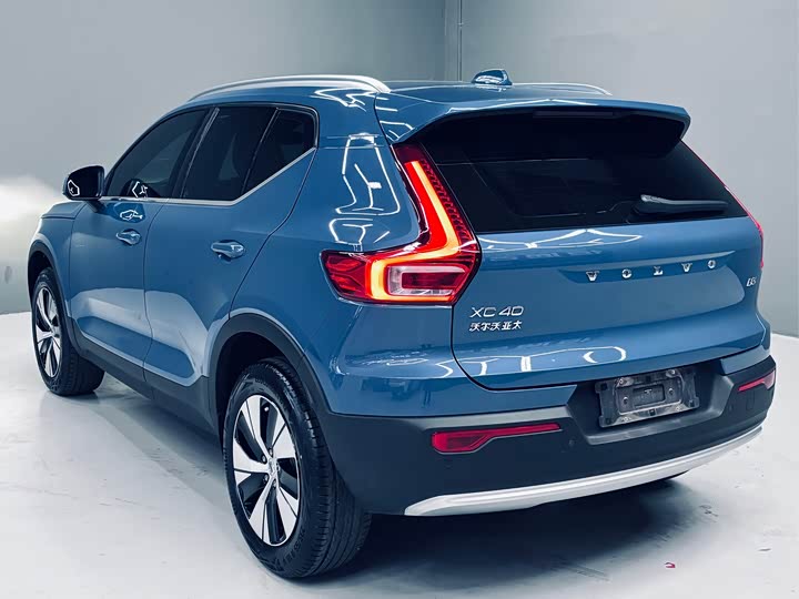 Volvo XC40 2023 B 3 — фото 3