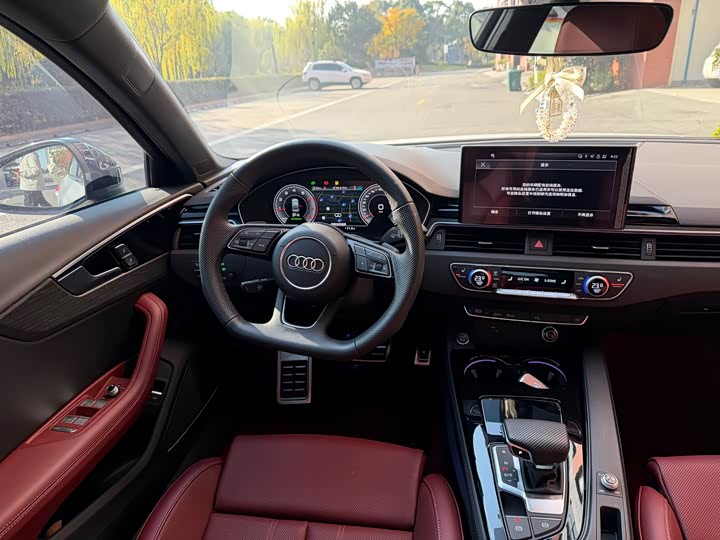 Audi A4L 40 TFSI люкс-динамик — фото 6