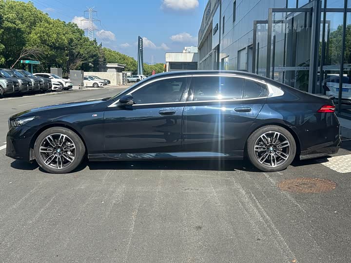 BMW 5 Series 530Li премиум M спортпакет — фото 4