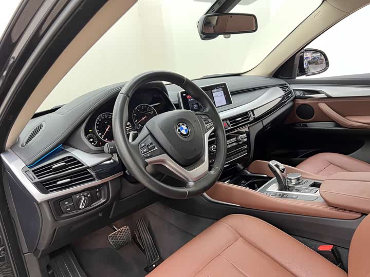 BMW X6 2018 x Drive 35i Leading — фото 10