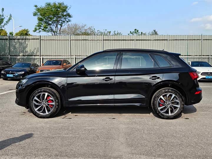 Audi Q5L 2025 40 TFSI — фото 3