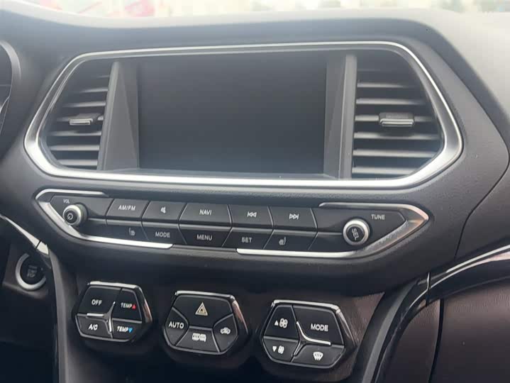 Trumpchi GS4 2017 235 T AT 2 WD — фото 11