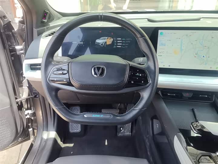 Changan UNI-T 2023 1.5 T Premium — фото 11