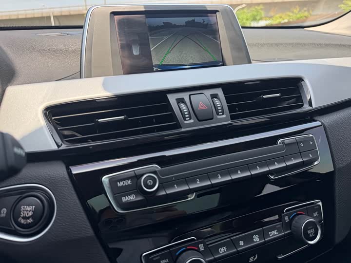 BMW X1 2019 s Drive 20 Li Leading — фото 16