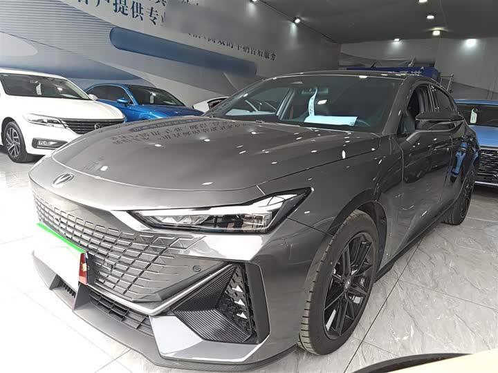 Changan UNI-V 2024 1.5 T — фото 1