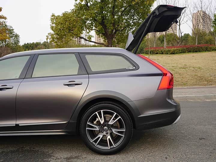Volvo V90 2020 Cross Country T 5 AWD — фото 5