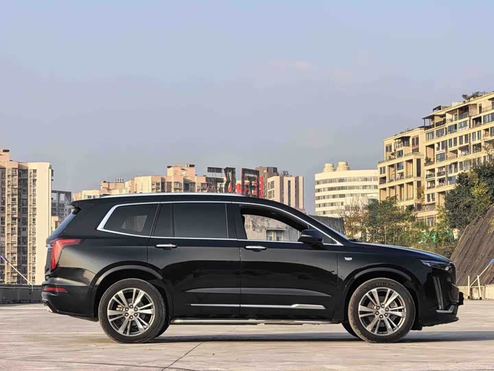 Cadillac XT6 2021 28 T 4 WDLuxury — фото 4