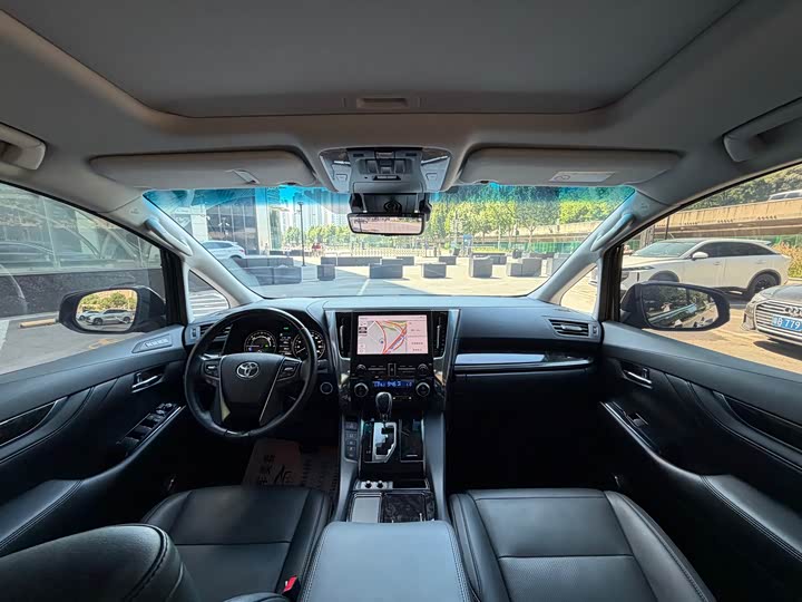 Toyota Vellfire — фото 14