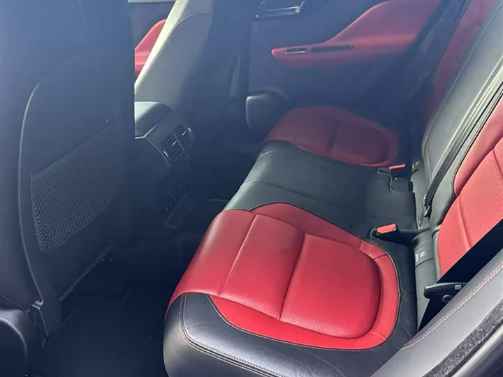 Jaguar F-PACE 2018 2.0 T 4 WDR-Sport — фото 13