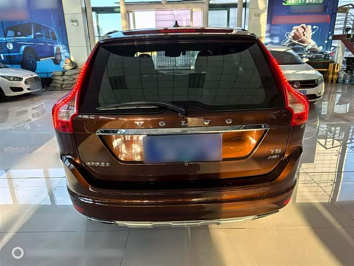Volvo XC60 2015 T 5 AWD — фото 8