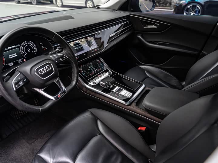 Audi Q8 2021 55 TFSI — фото 10