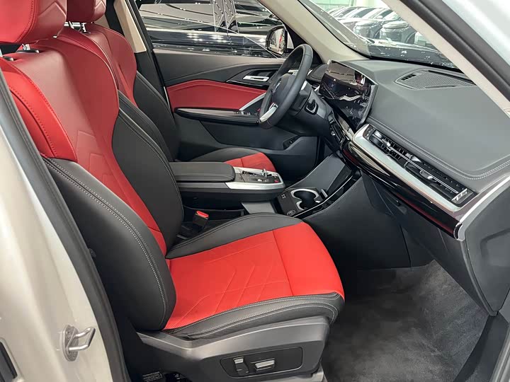 BMW X1 sDrive25Li X — фото 7
