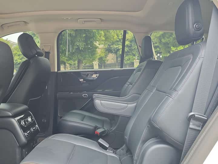 Lincoln Aviator — фото 12