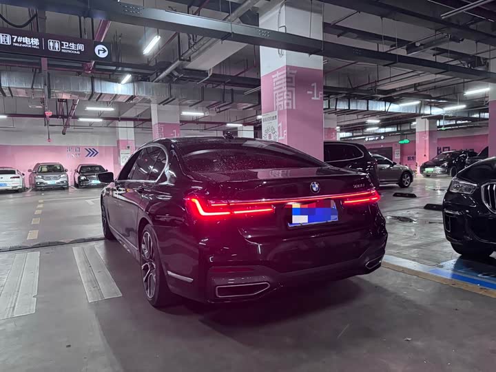 BMW 7 Series 740Li премиум M спортпакет — фото 13