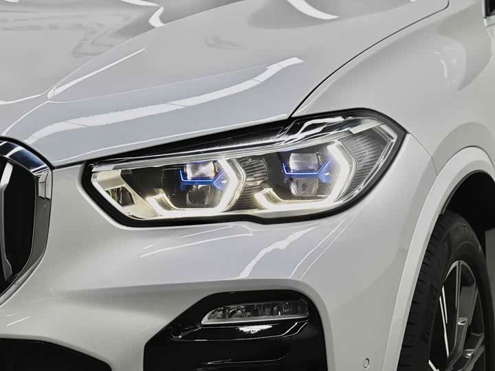 BMW X5 2019 x Drive 40i M — фото 18