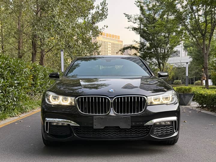 BMW 7 Series — фото 2