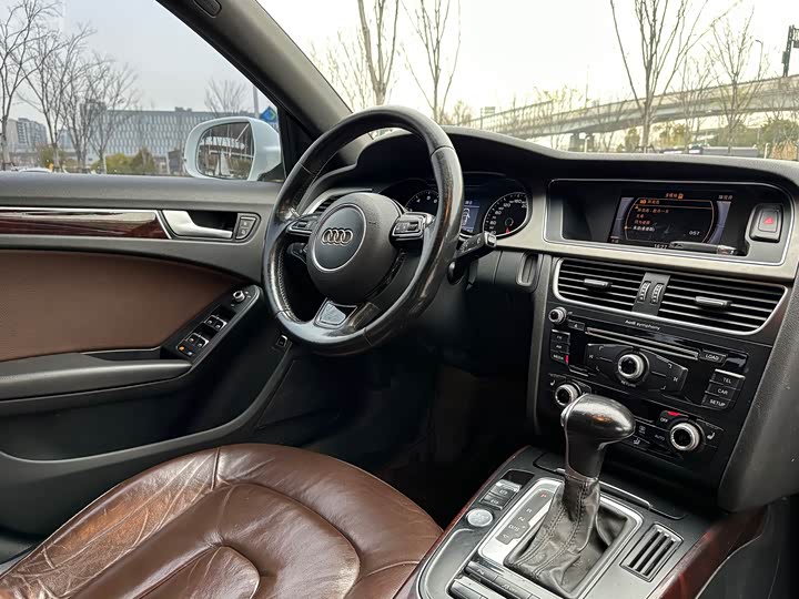 Audi A4L 2016 35 TFSI S line Comfort — фото 13