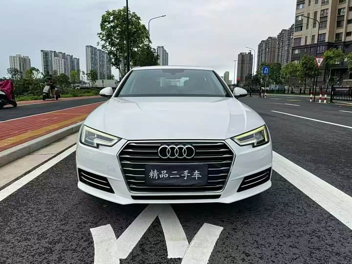 Audi A4L 30 40 TFSI базовая — фото 2
