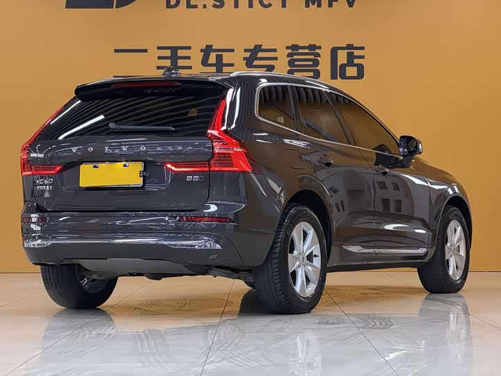 Volvo XC60 2022 B 5 4 WD — фото 3