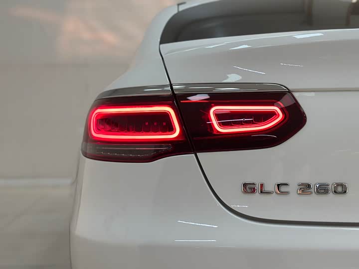 Mercedes-Benz GLC 2020 GLC 260 4 MATIC SUV — фото 8