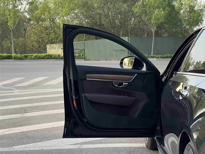 Volvo S90 Hybrid 2022 T 8 E Hybrid — фото 5