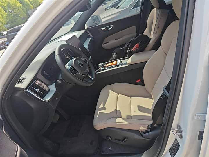 Volvo XC60 2026 B 5 4 WD — фото 22