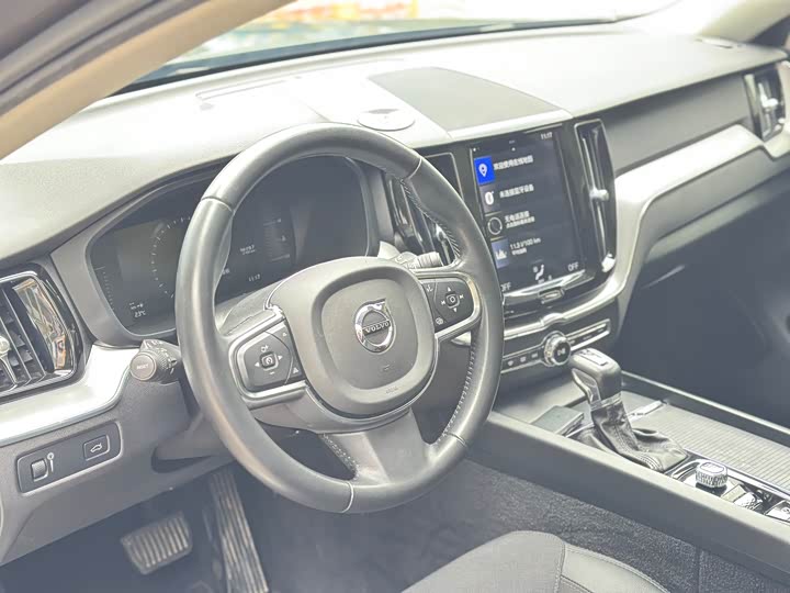 Volvo XC60 2020 T 4 — фото 4