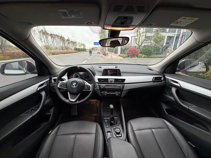 BMW X1 2019 s Drive 20 Li Leading — фото 5