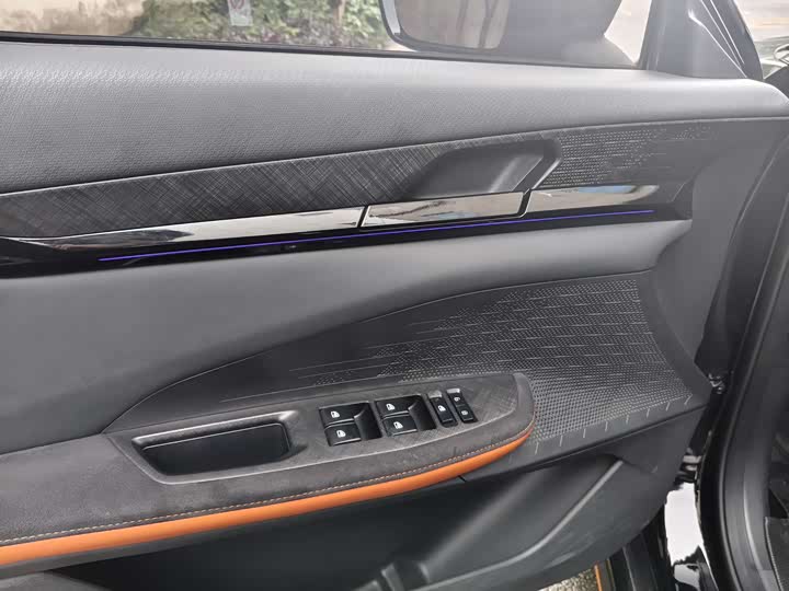 Changan UNI-V 2022 1.5 T — фото 6