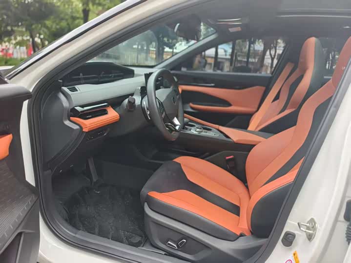 Changan UNI-V 2023 1.5 T — фото 12