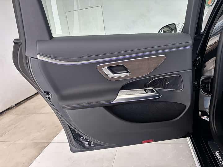 Mercedes-Benz E-Class 2024 E 350 e L — фото 21