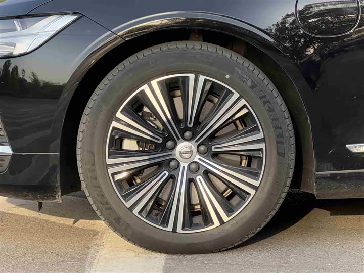 Volvo S90 Hybrid 2022 T 8 E Hybrid — фото 4