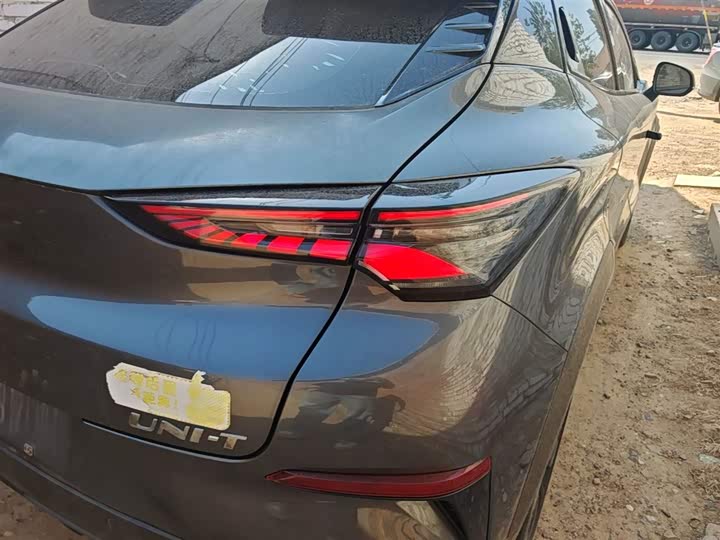Changan UNI-T 2020 1.5 T Premium — фото 8