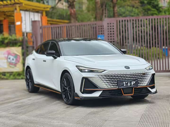 Changan UNI-V 2023 1.5 T — фото 4
