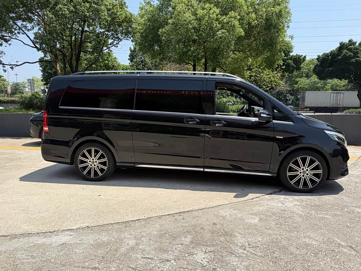 Mercedes-Benz V-Class 2022 V 260 L — фото 4