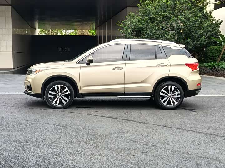 Trumpchi GS4 2017 235 T AT 2 WD — фото 19