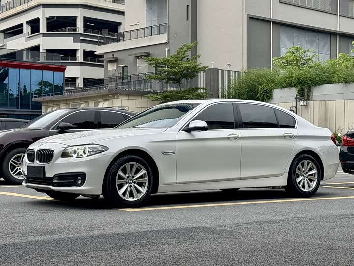 BMW 5 Series 520Li — фото 2