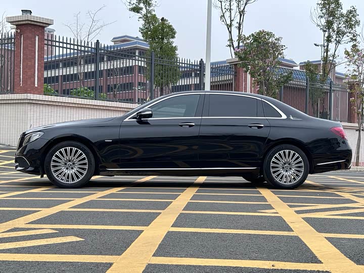 Mercedes-Benz E-Class 2019 E 300 L Luxury — фото 14