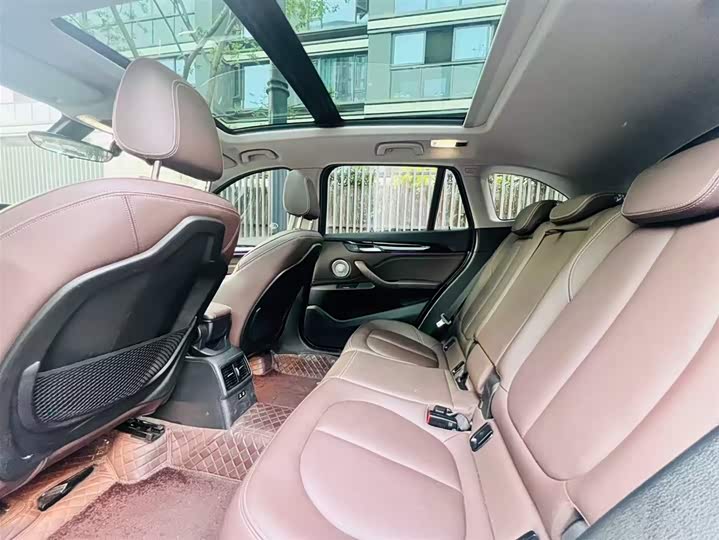 BMW X1 2022 s Drive 25 Li Leading — фото 17