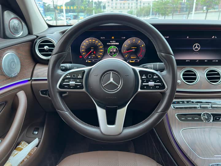 Mercedes-Benz E-Class 2019 E 300 L Luxury — фото 17
