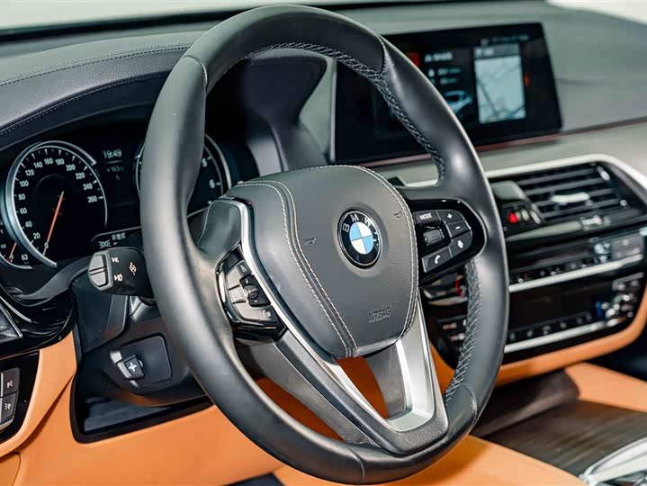 BMW 6-Series 2018 630i — фото 9